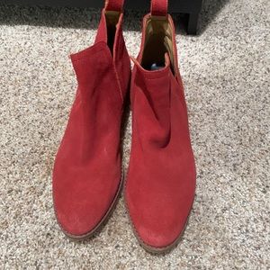 Womens ted boots, gently used.